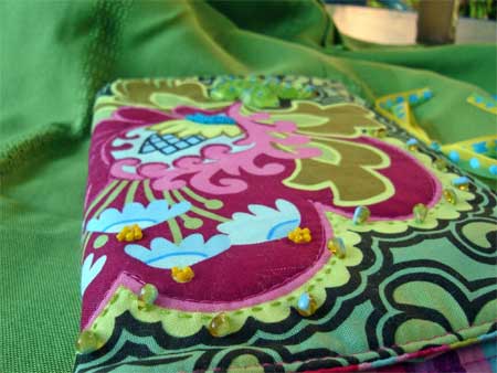 melbook2 Spots of beads here and there add some zing to this fabric folder o' thank you cards.