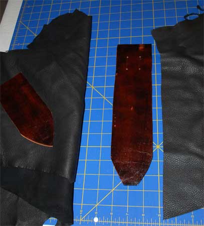 Ready, set, cut! Stiff leather in the shape of the knife act as the inner core of the sheath and keep it from flopping around. 